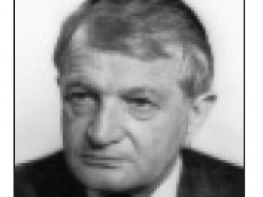Miroslav Vykydal (1921–2007), povoláním lékař-internista, přednosta III. interní kliniky Fakultní nemocnice Olomouc v letech 1975–1989, na Lékařské fakultě UP v Olomouci dosáhl vědecké hodnosti doktora lékařských věd a profesury.